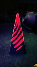 Imposible Pyramid Passthrough-skulptur