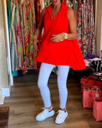 Ermeløs topp med volanger og revers