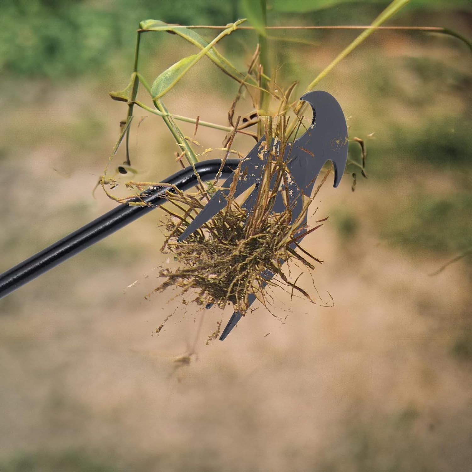 Verktøy for å plukke ugress i hagen