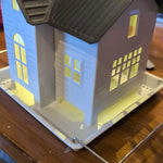 Solcelledrevet fuglemater til oppheng utendørs