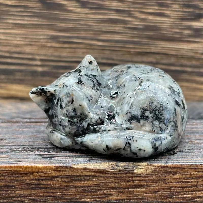 Søt sovende katt dekorasjon